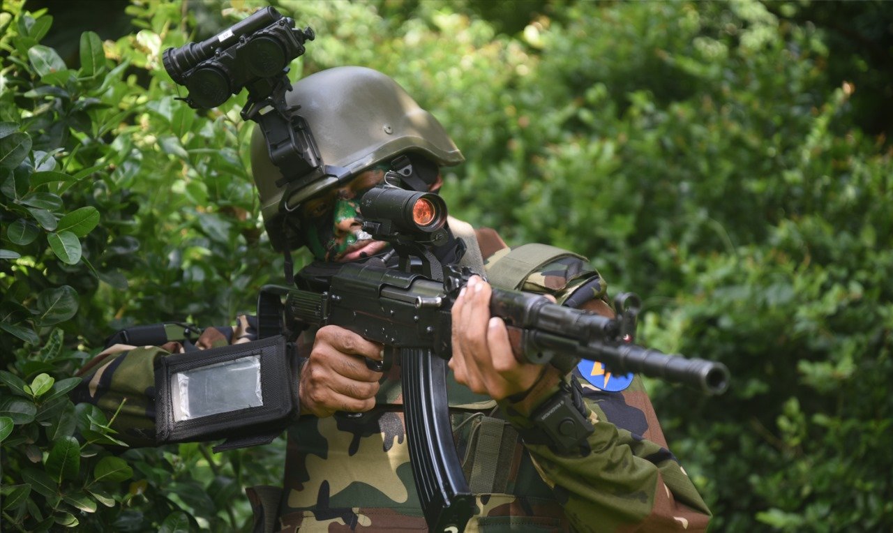 NineteenAlpha Weapons